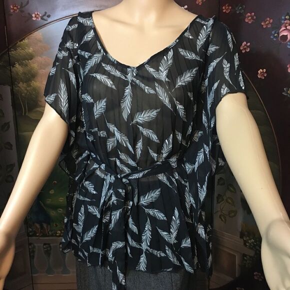 Black Blouse with Gray Palm Leaves & Faint Pleats - Picture 4 of 10